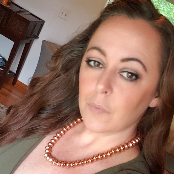 Meet your Posher, Kelly - Picture 2 of 2